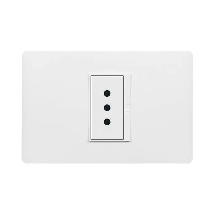 Enchufe simple 10A BTICINO Luzica