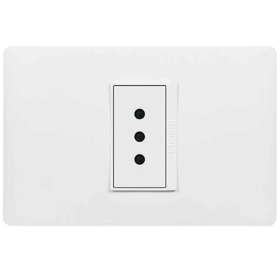 Enchufe simple 10A BTICINO Luzica